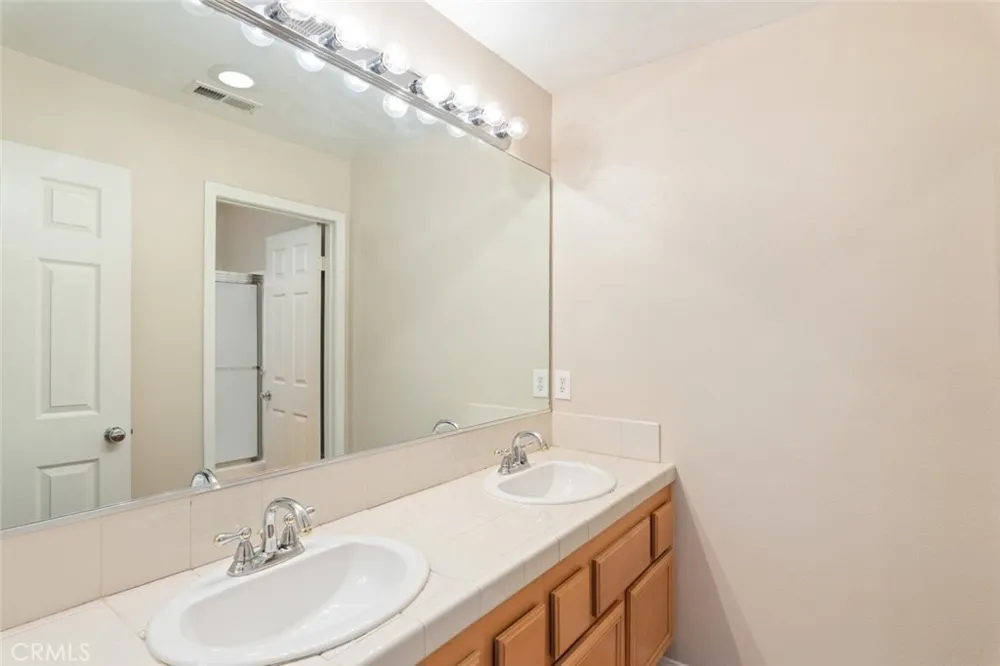 636 Debora Rae Corona, CA 92882