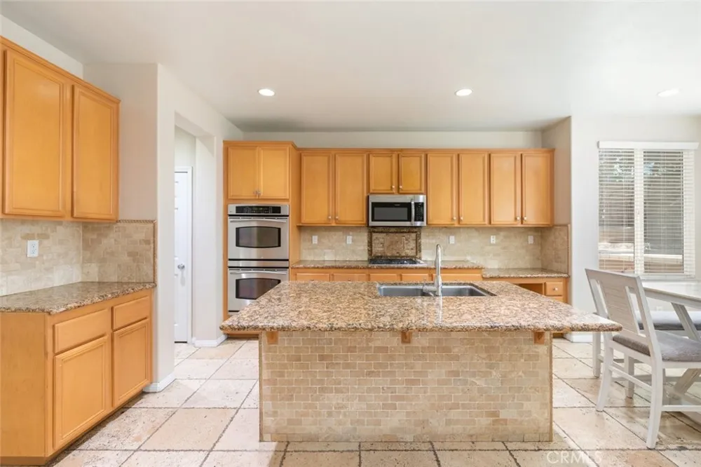 636 Debora Rae Corona, CA 92882