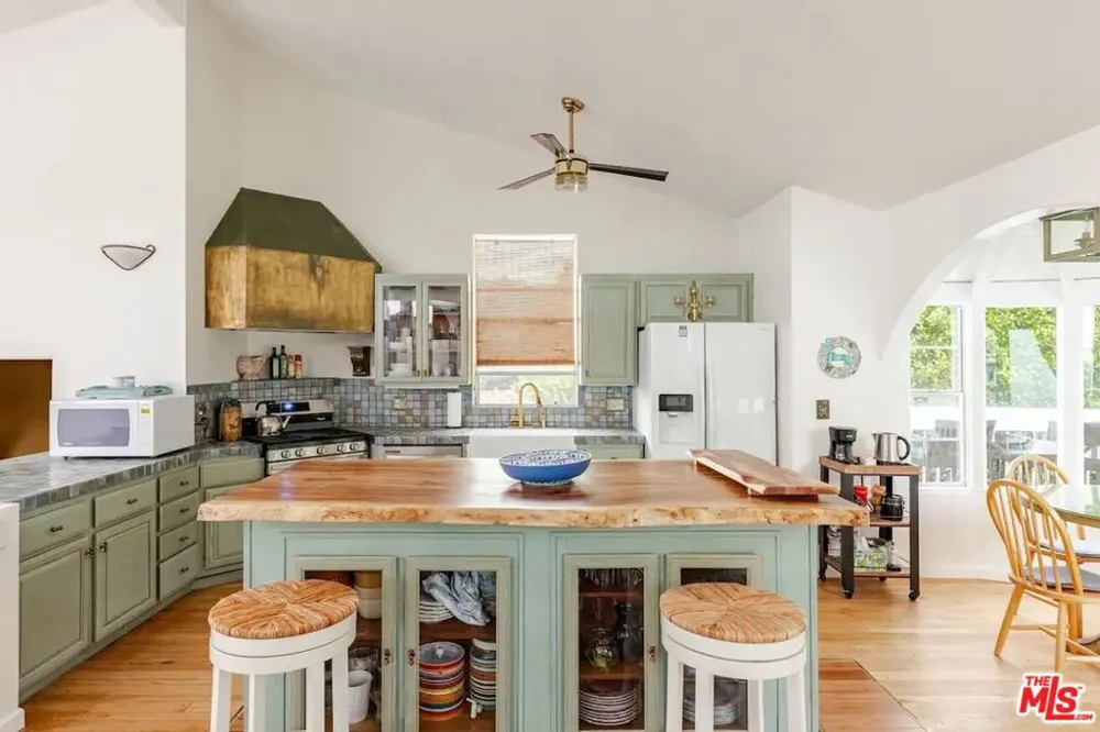 21625 Pacific Coast Highway Malibu, CA 90265