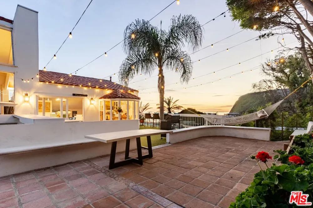 21625 Pacific Coast Highway Malibu, CA 90265