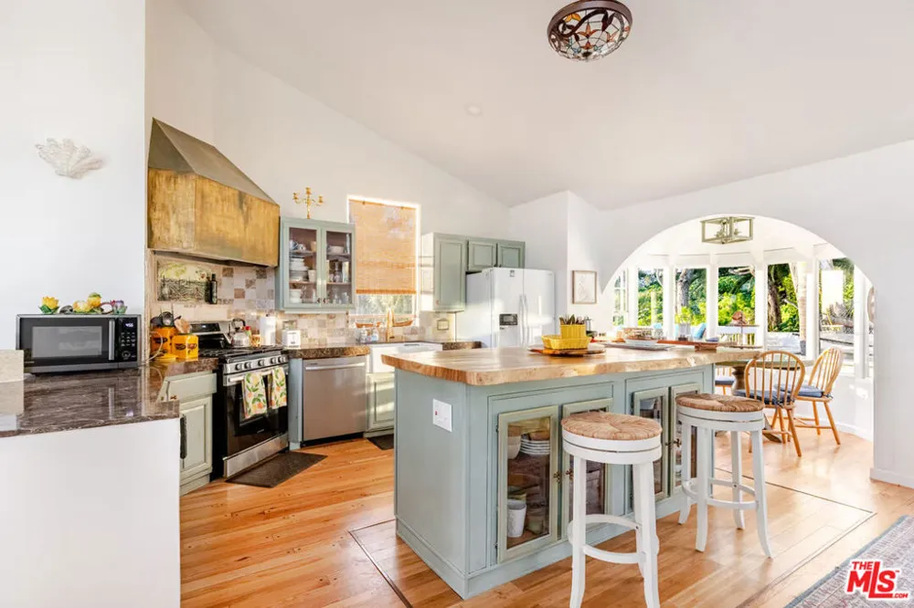 21625 Pacific Coast Highway Malibu, CA 90265