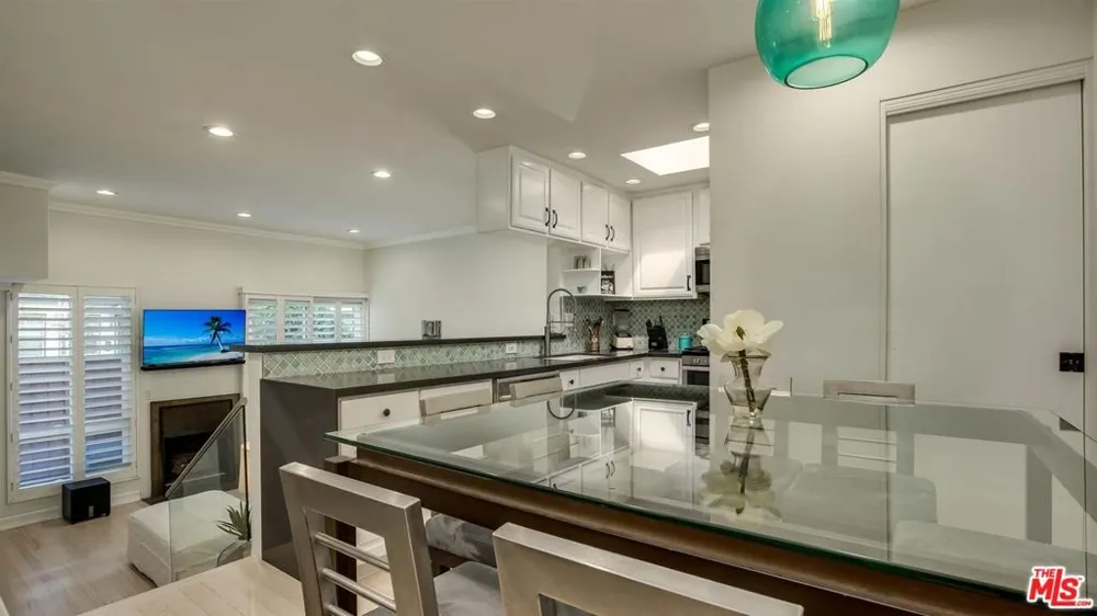 1144 17th Street #11 Santa Monica, CA 90403