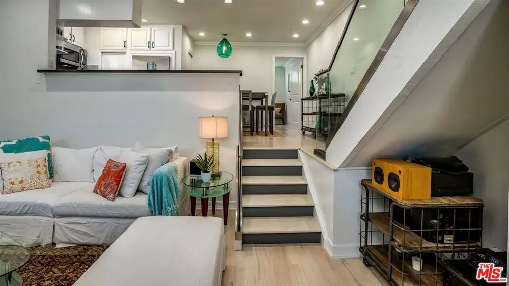 1144 17th Street #11 Santa Monica, CA 90403
