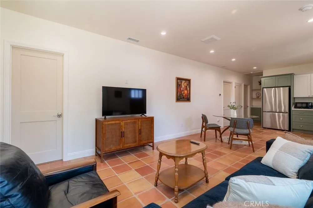 613 W Olive #1 Monrovia, CA 91016