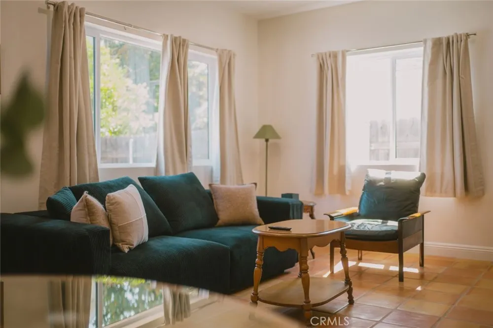 613 W Olive #1 Monrovia, CA 91016