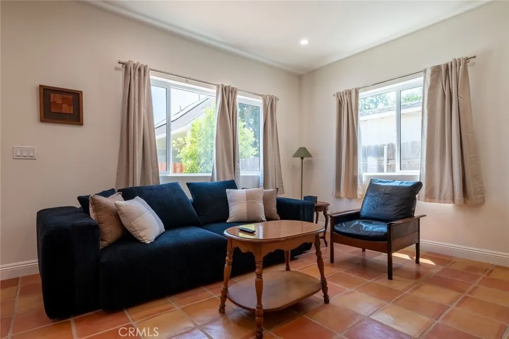 613 W Olive #1 Monrovia, CA 91016