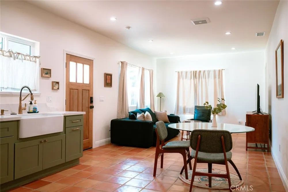 613 W Olive #1 Monrovia, CA 91016