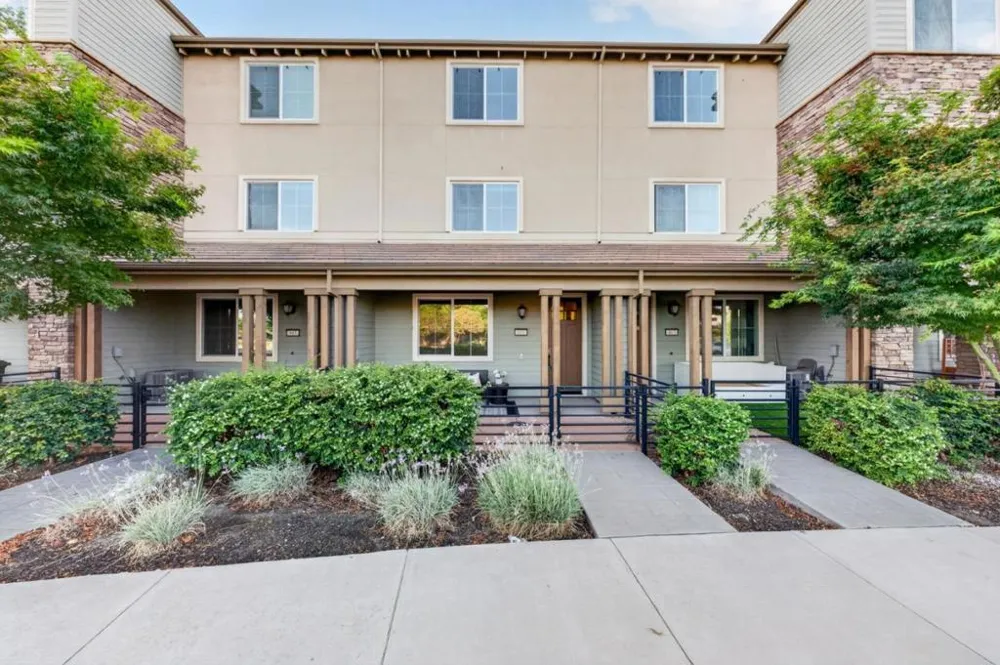 911 White Moonstone Loop San Jose, CA 95123