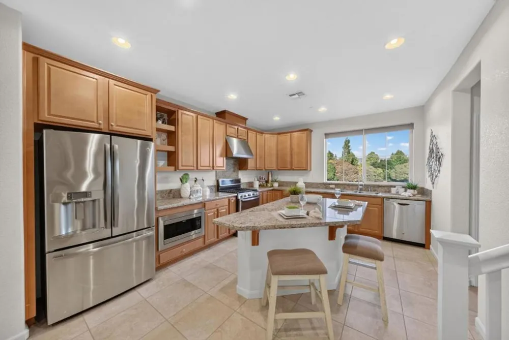 911 White Moonstone Loop San Jose, CA 95123