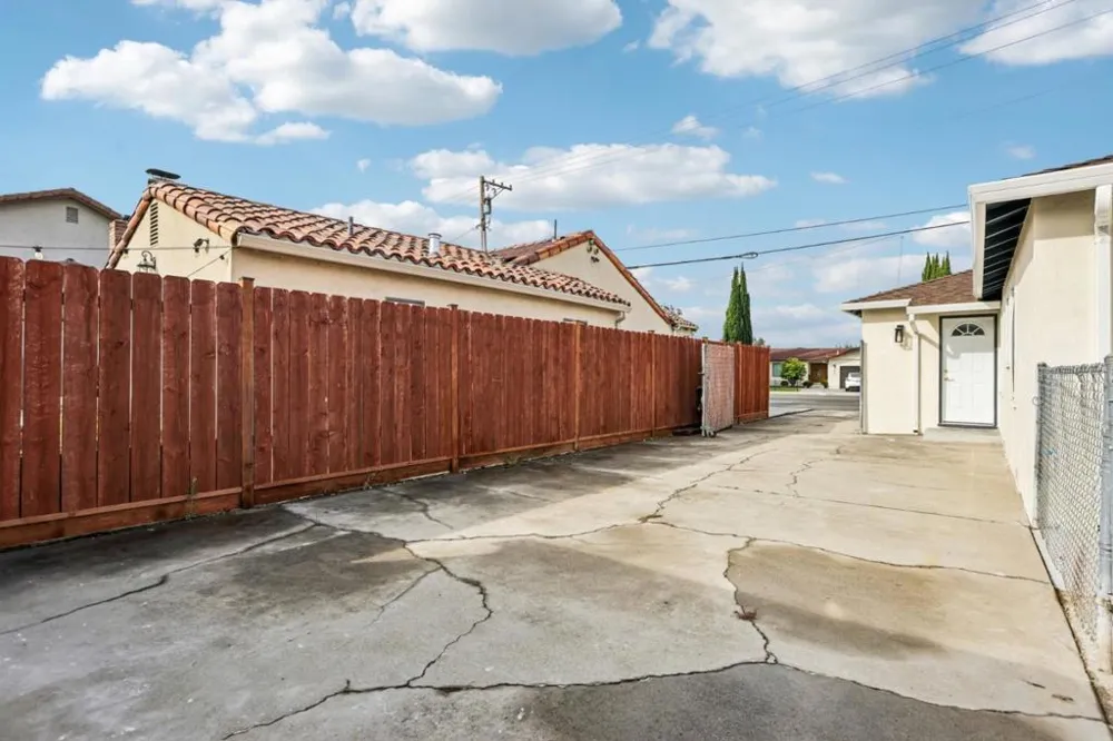 660 White Road San Jose, CA 95127