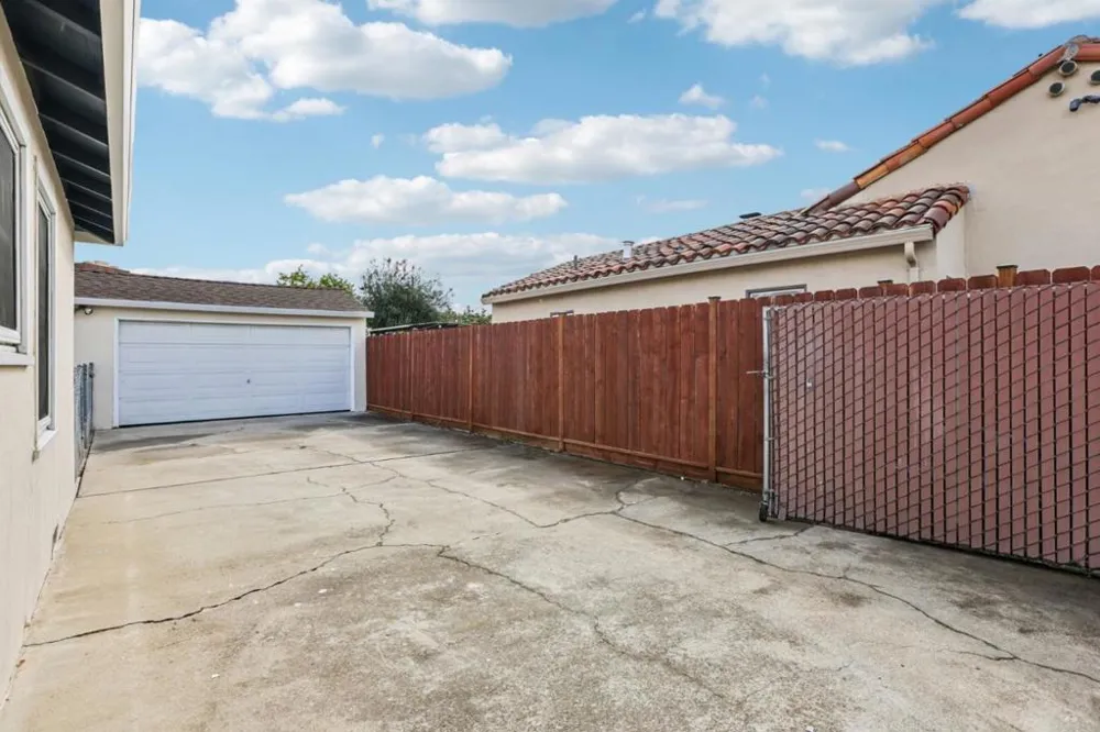 660 White Road San Jose, CA 95127