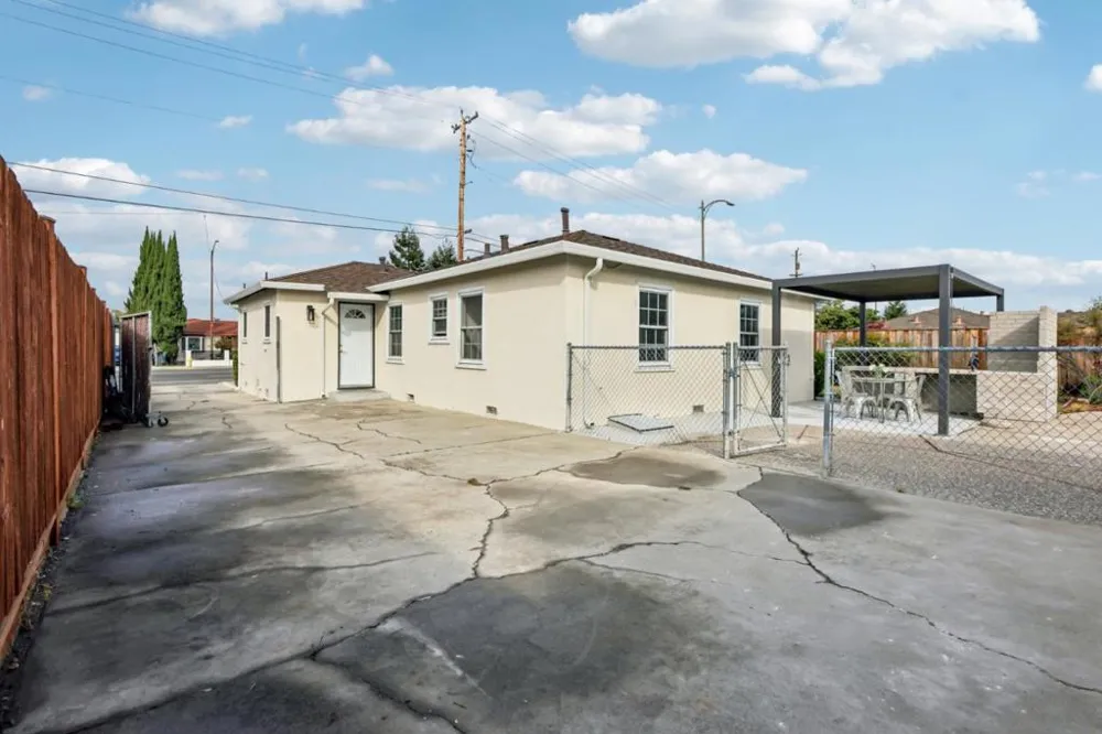 660 White Road San Jose, CA 95127