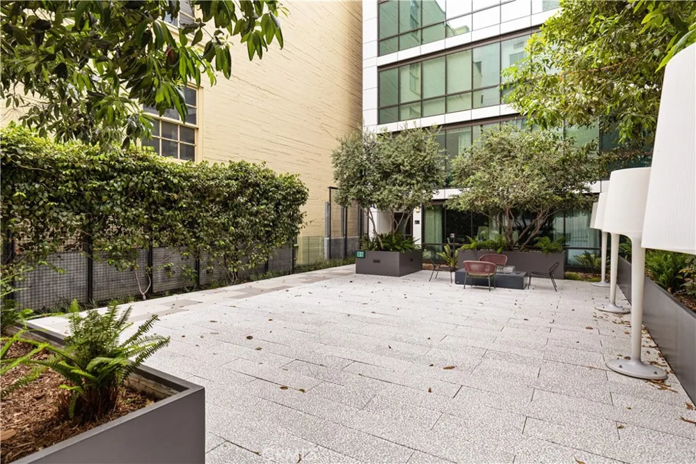 400 S Broadway #1607 Los Angeles, CA 90013