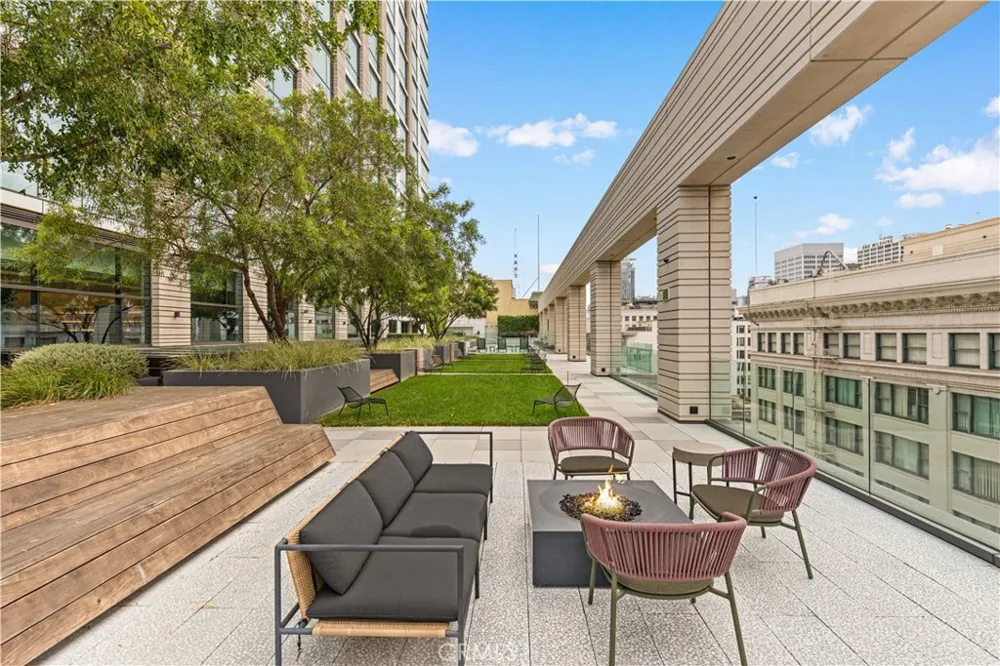 400 S Broadway #1607 Los Angeles, CA 90013