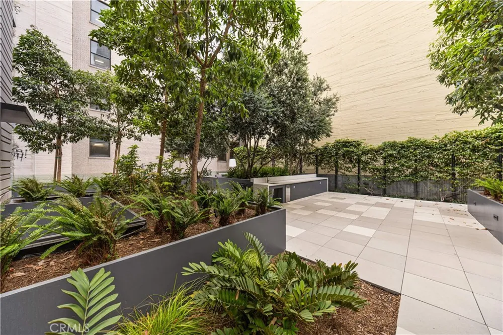 400 S Broadway #1607 Los Angeles, CA 90013