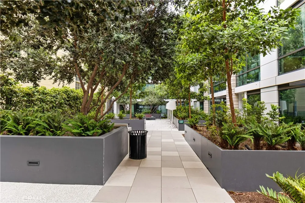 400 S Broadway #1607 Los Angeles, CA 90013