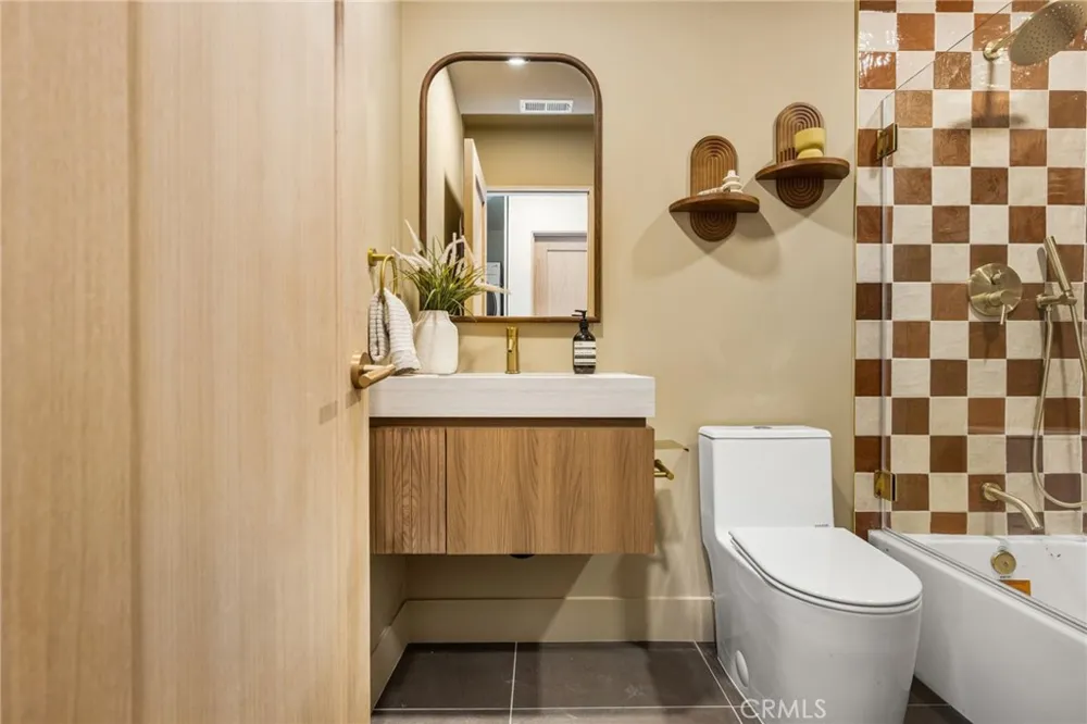 18712 Piper Yorba Linda, CA 92886