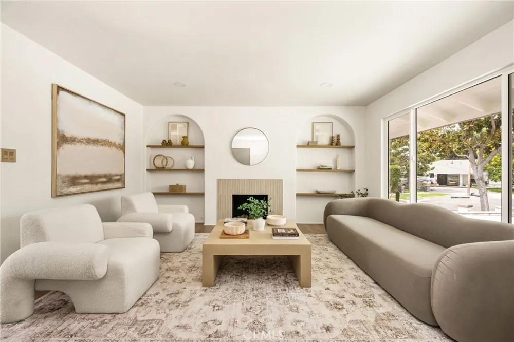 18712 Piper Yorba Linda, CA 92886