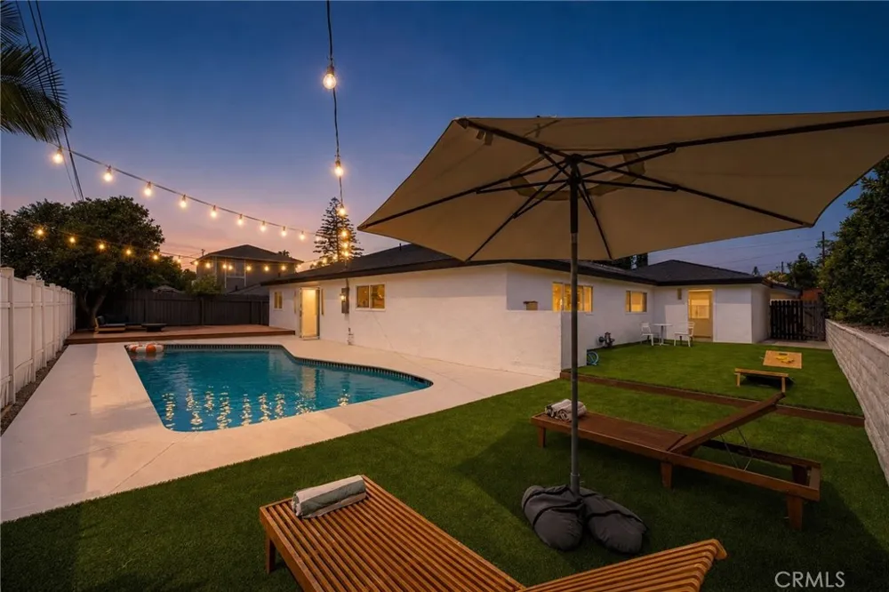 18712 Piper Yorba Linda, CA 92886