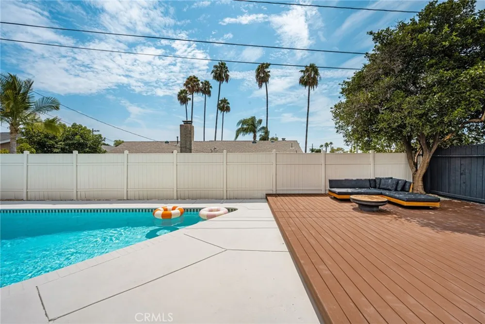 18712 Piper Yorba Linda, CA 92886