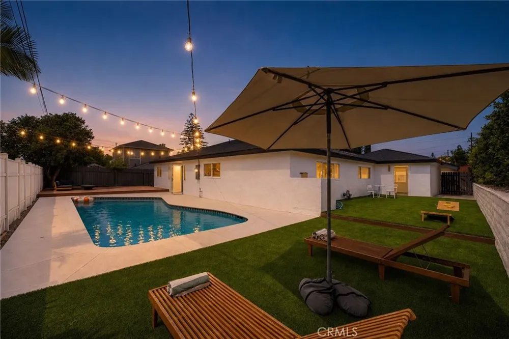 18712 Piper Yorba Linda, CA 92886