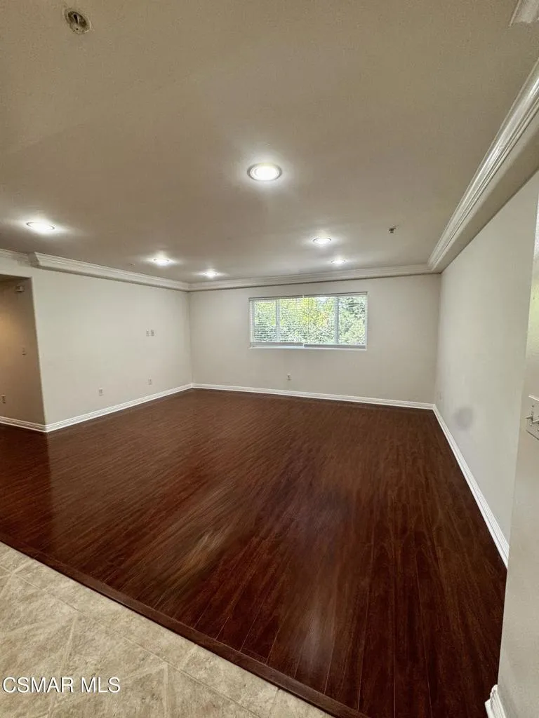 13525 Vanowen Street #103 Van Nuys, CA 91405