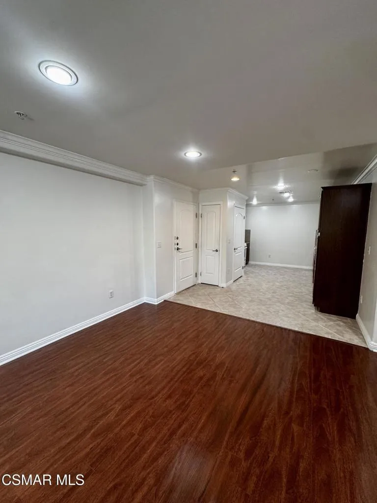 13525 Vanowen Street #103 Van Nuys, CA 91405