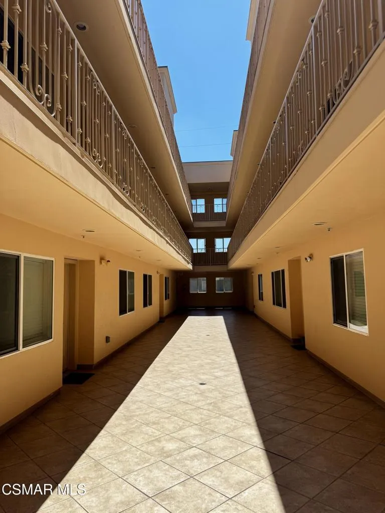 13525 Vanowen Street #103 Van Nuys, CA 91405