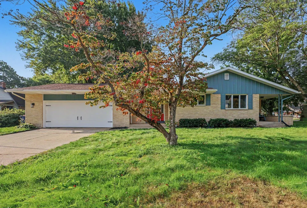997 Colonial Court Holland, MI 49423