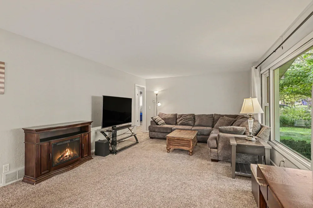 997 Colonial Court Holland, MI 49423