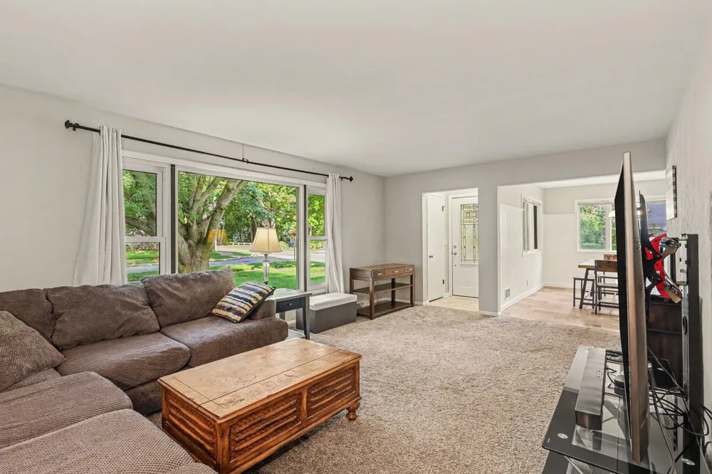 997 Colonial Court Holland, MI 49423