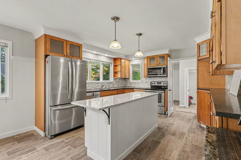 997 Colonial Court Holland, MI 49423