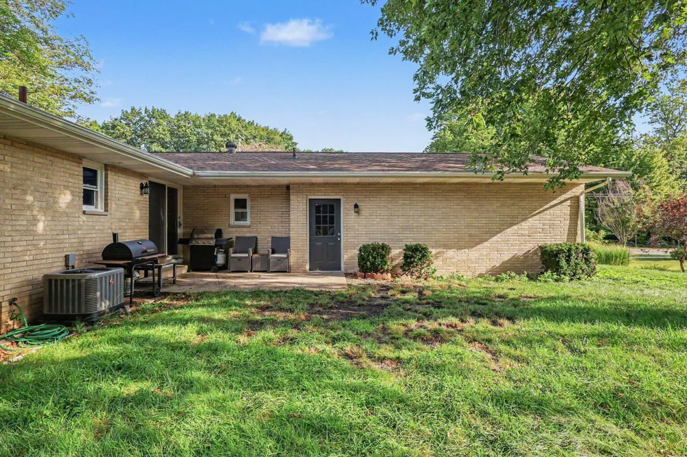 997 Colonial Court Holland, MI 49423