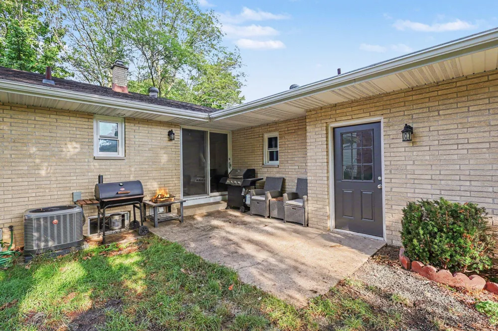 997 Colonial Court Holland, MI 49423