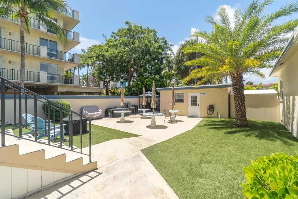 1960 NE 1ST STREET #B4 Deerfield Beach, FL 33441