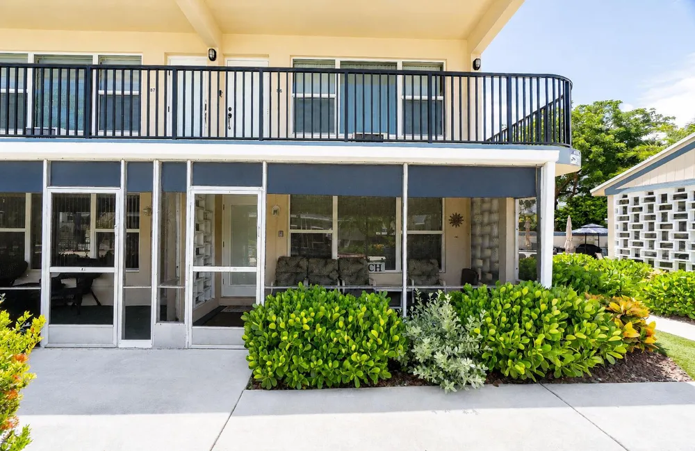 1960 NE 1ST STREET #B4 Deerfield Beach, FL 33441