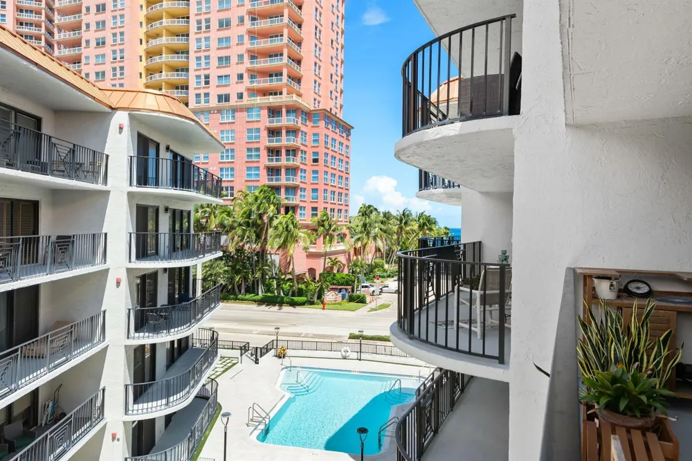 2029 OCEAN BOULEVARD #403 Fort Lauderdale, FL 33305