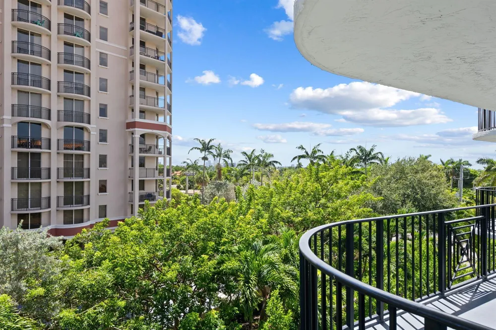 2029 OCEAN BOULEVARD #403 Fort Lauderdale, FL 33305
