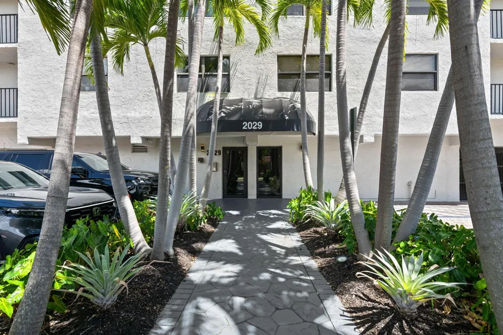 2029 OCEAN BOULEVARD #403 Fort Lauderdale, FL 33305