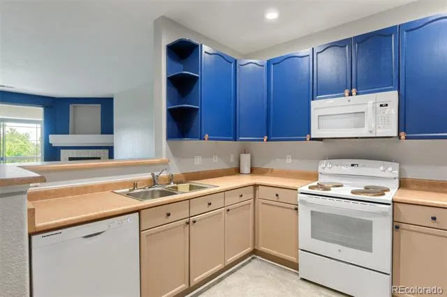 8520 S Holland Lane #204 Littleton, CO 80128