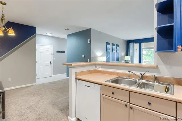 8520 S Holland Lane #204 Littleton, CO 80128
