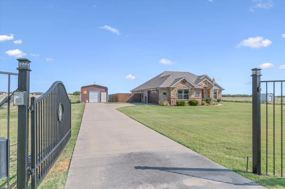 3740 County Road 2156 Caddo Mills, TX 75135