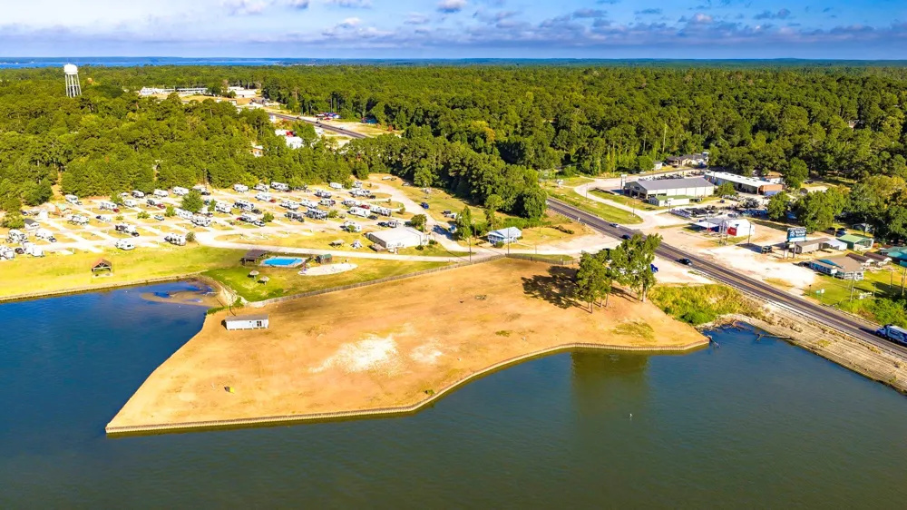 13107 Us Highway 190 W Onalaska, TX 77360