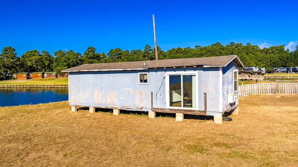 13107 Us Highway 190 W Onalaska, TX 77360