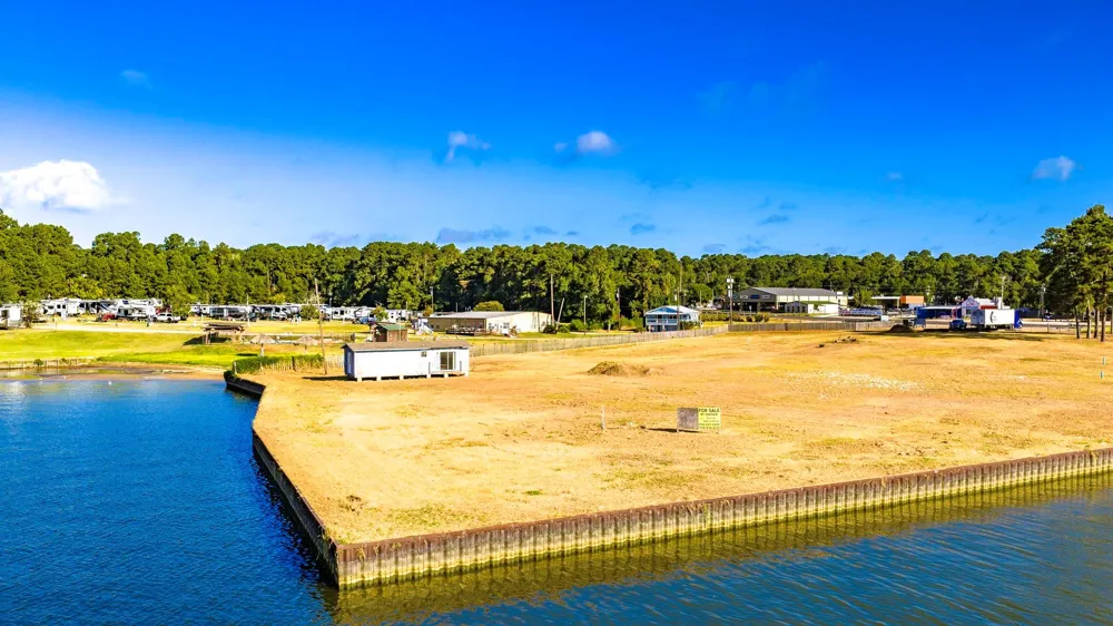 13107 Us Highway 190 W Onalaska, TX 77360