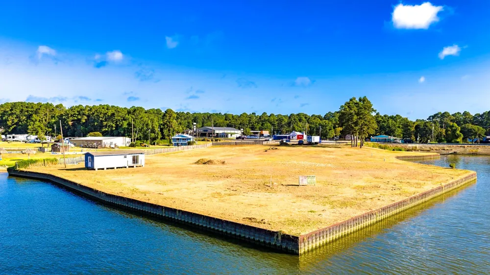 13107 Us Highway 190 W Onalaska, TX 77360