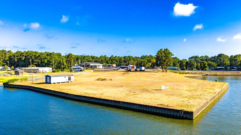 13107 Us Highway 190 W Onalaska, TX 77360