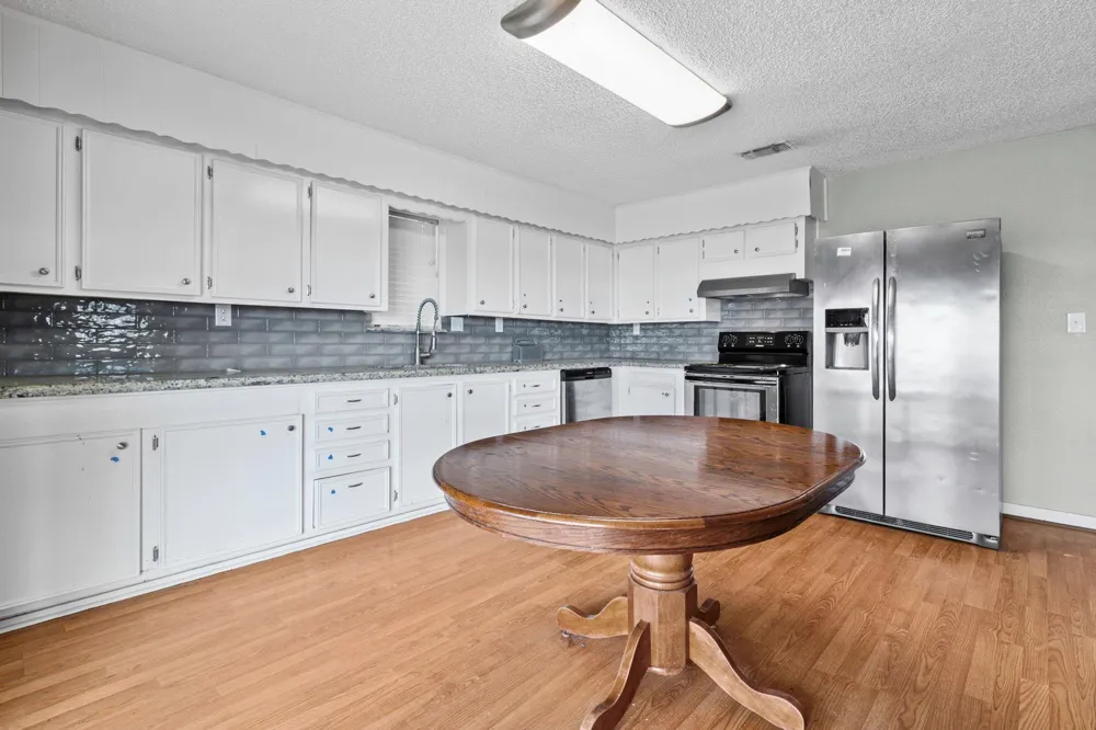 13107 Us Highway 190 W Onalaska, TX 77360