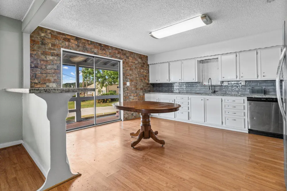 13107 Us Highway 190 W Onalaska, TX 77360