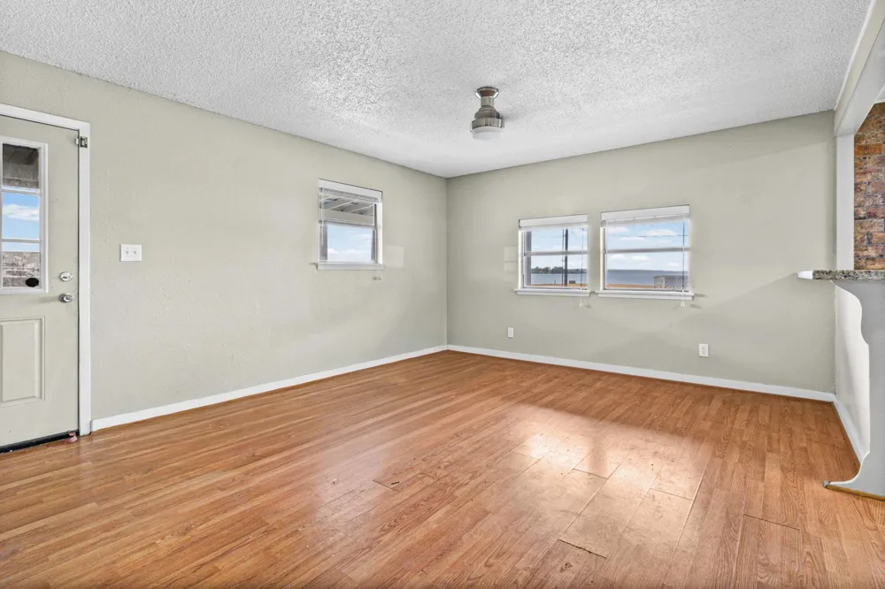 13107 Us Highway 190 W Onalaska, TX 77360
